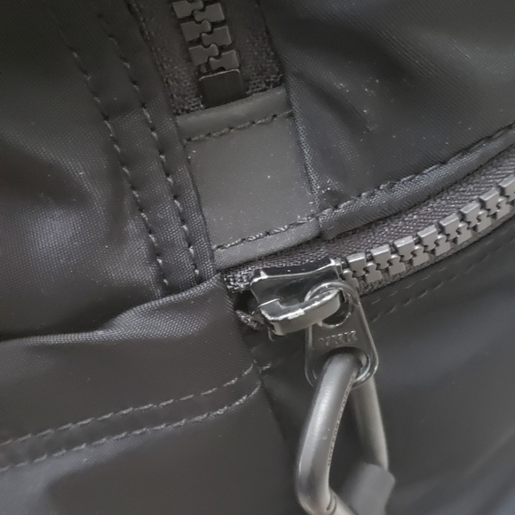 Lululemon New Crew Backpack 20L RARE FIND - Picture 13 of 15